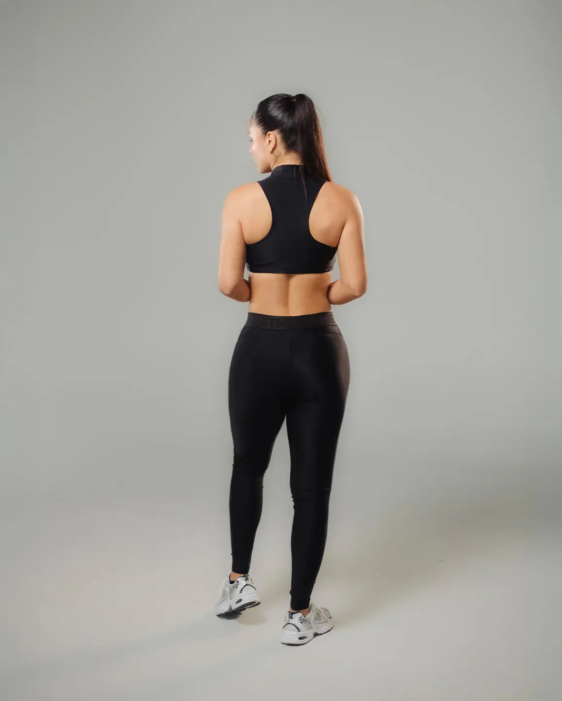 STB ESSENTIAL HIGH NECK